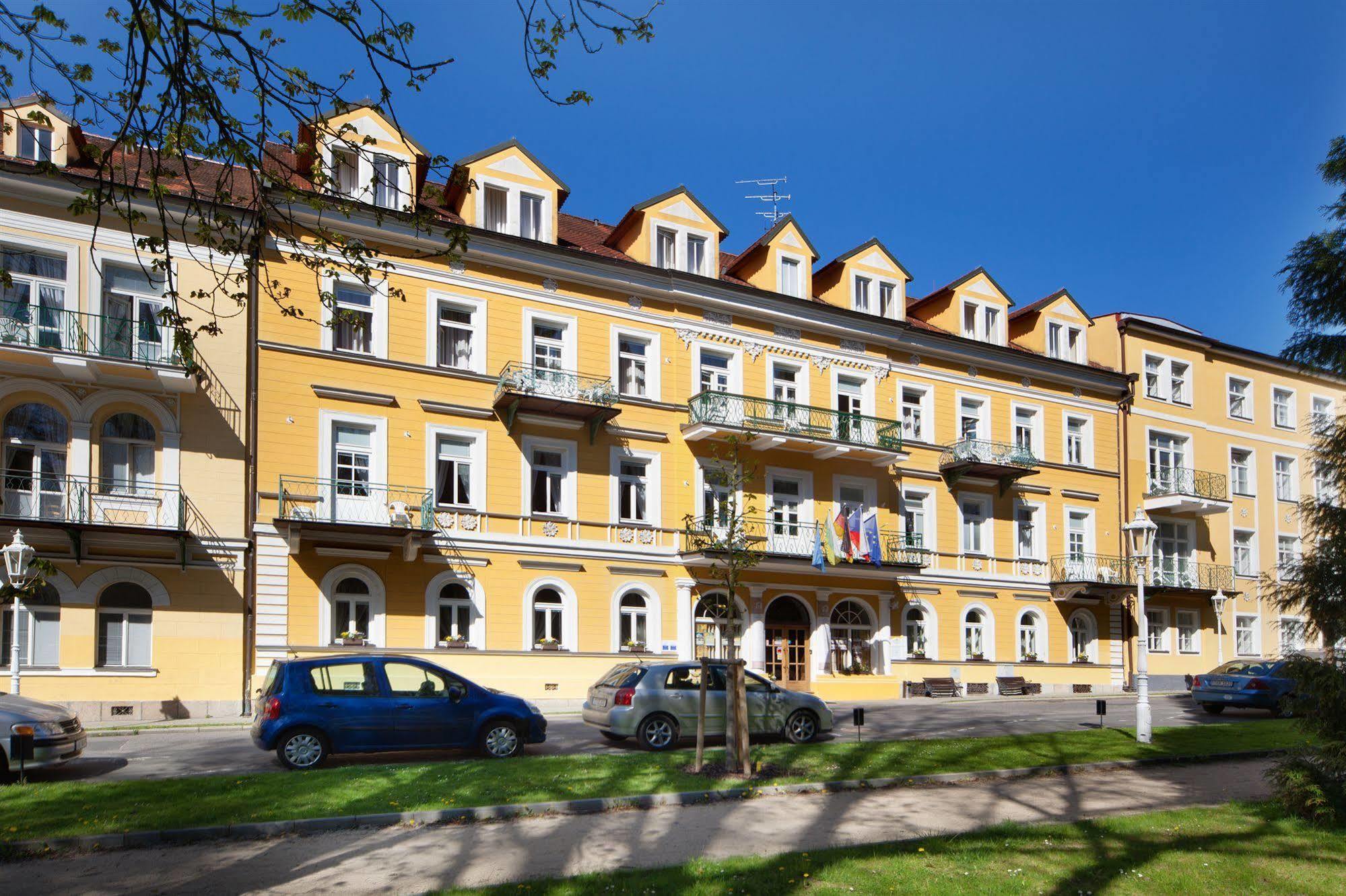 阿德勒博士Spa加库尔酒店 Františkovy Lázně 外观 照片